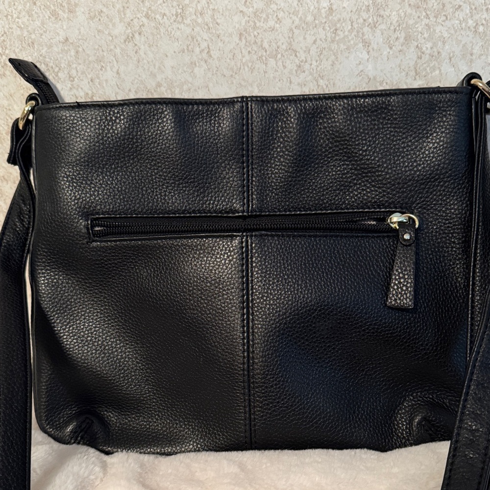 Gianni Bernini Chic Black Crossbody Bag with Gold Accents Plaid inside. - Picture 5 of 7